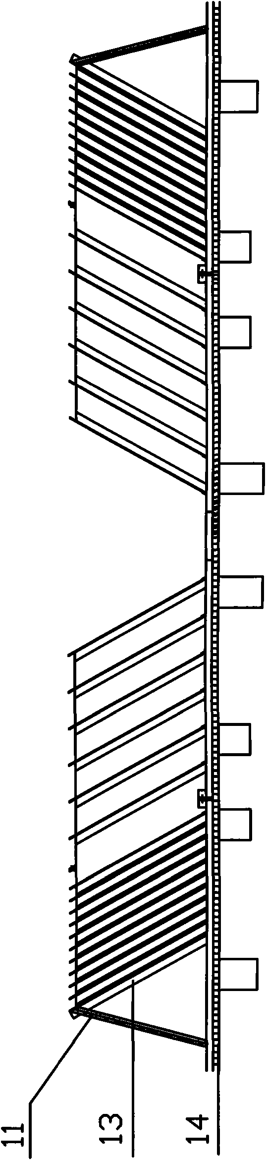 Inclined plate settling separating device
