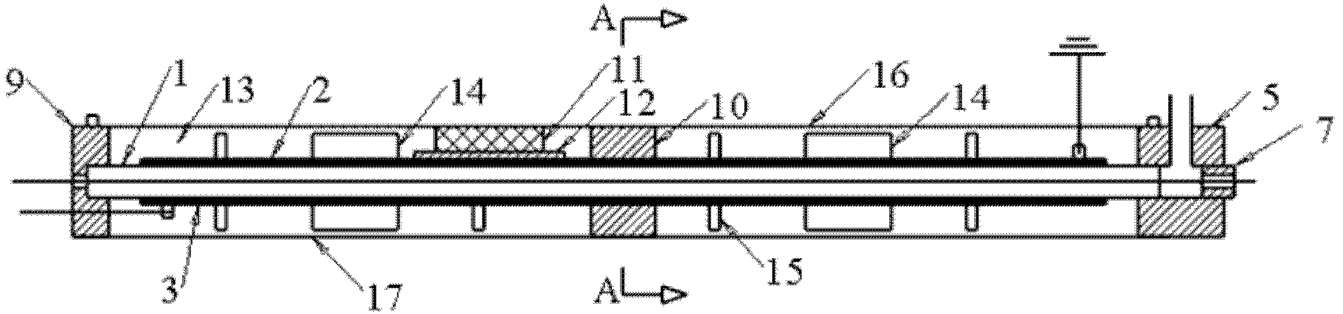 Device and method for continuously processing fiber surface by atmospheric low temperature radio frequency plasma