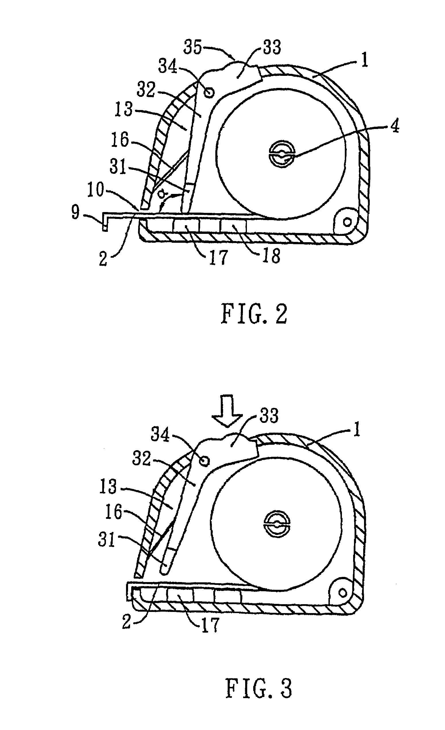 Automatic locking mechanism for a measuring tape device