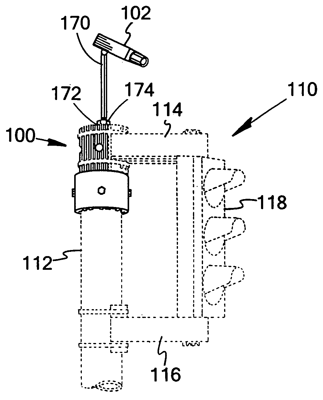 Accessory mounting device for a traffic light assembly