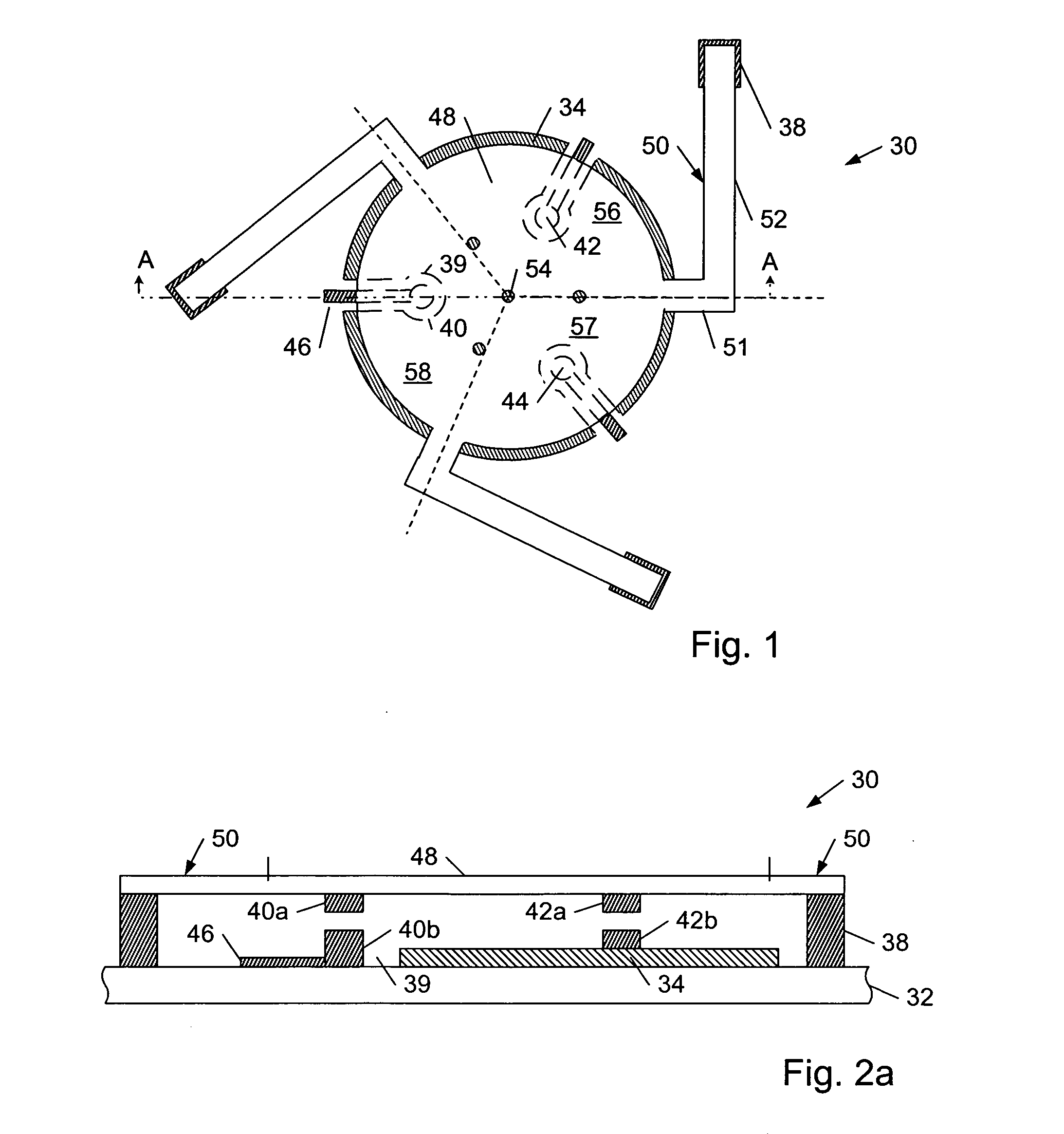Plate-based microelectromechanical switch having a three-fold relative arrangement of contact structures and support arms