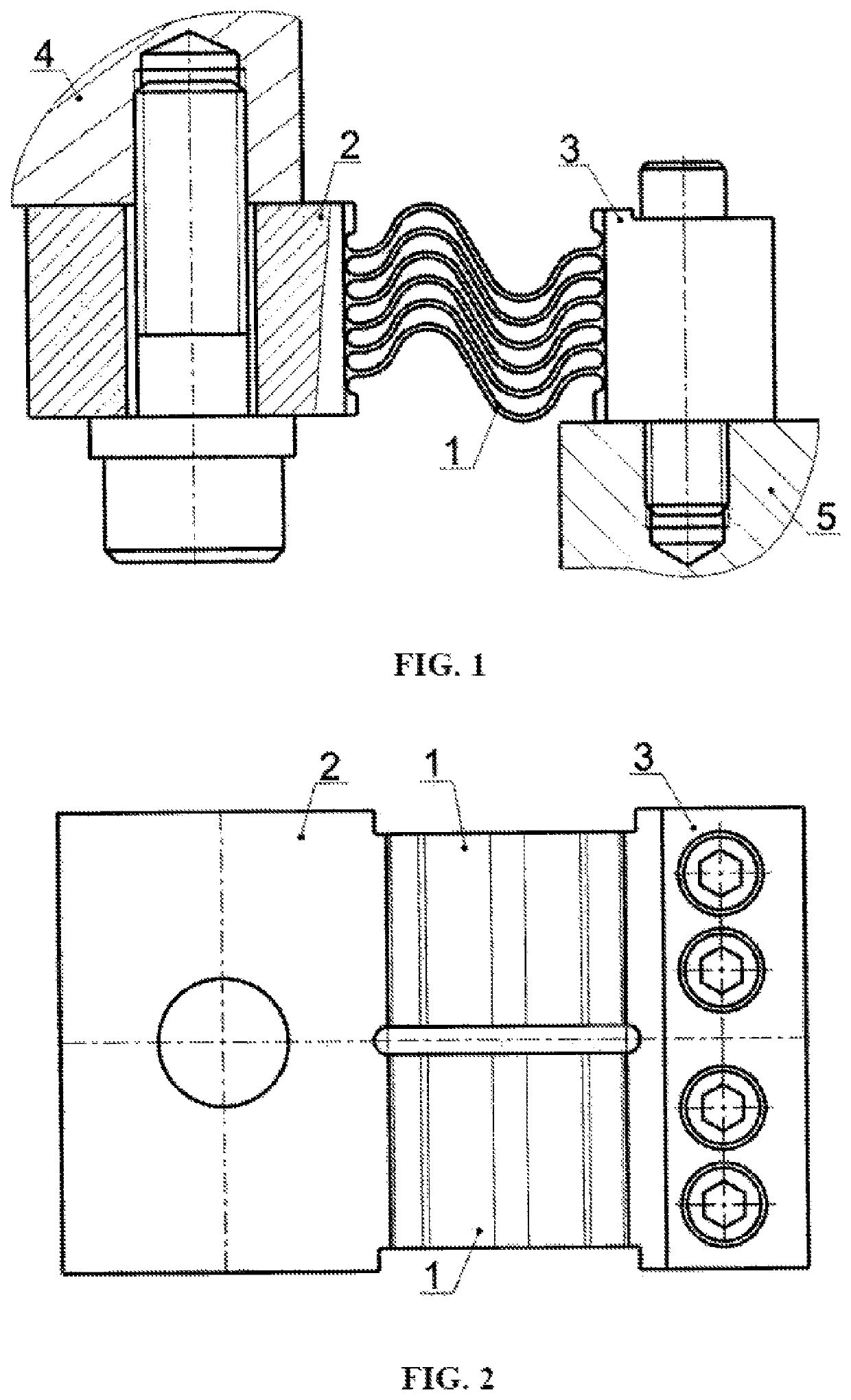 Device for electrically connecting a blanket module to a vacuum vessel of a thermonuclear reactor