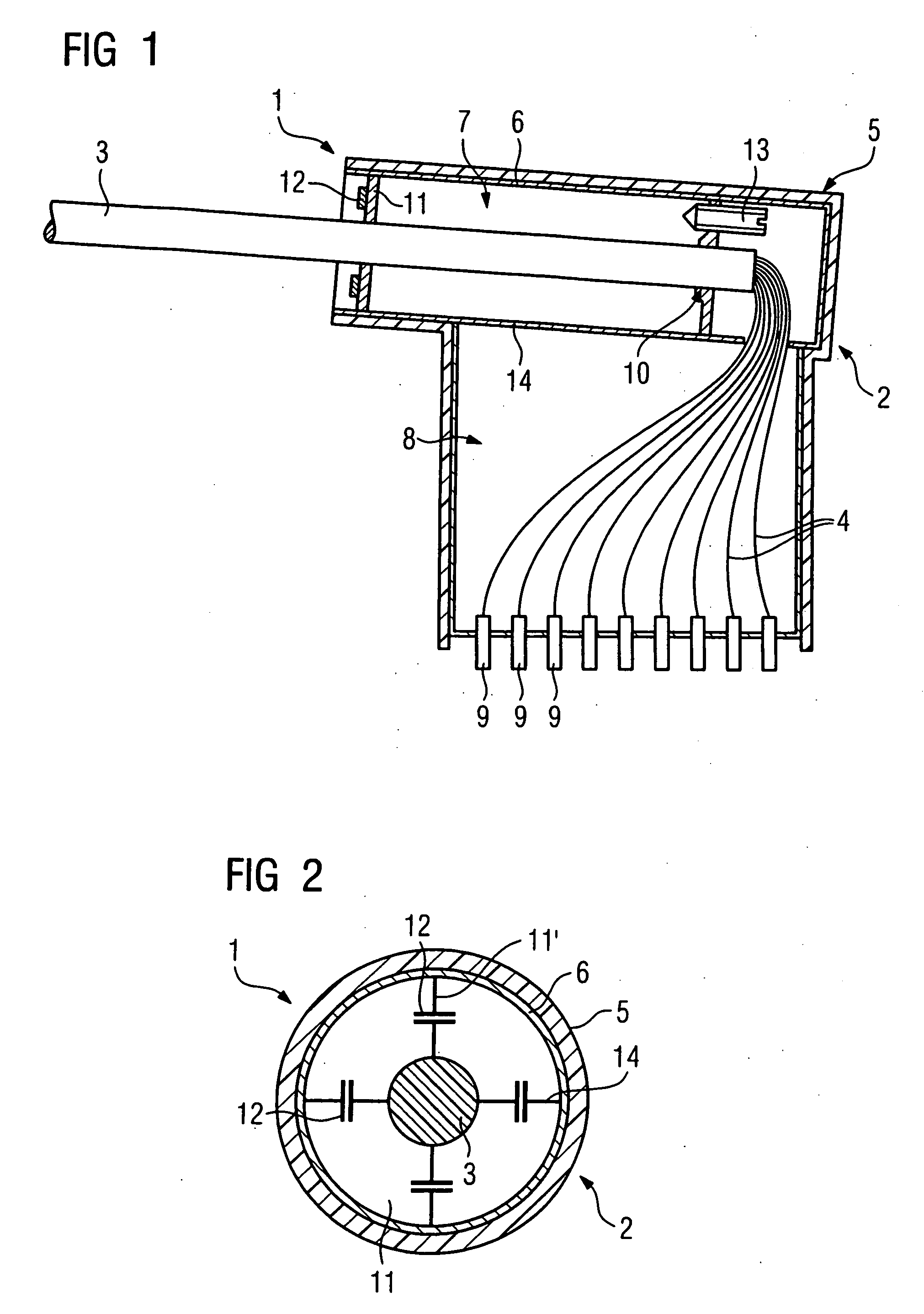 Feed line for a local coil for magnetic resonance imaging with standing wave barrier integrated into the plug thereof