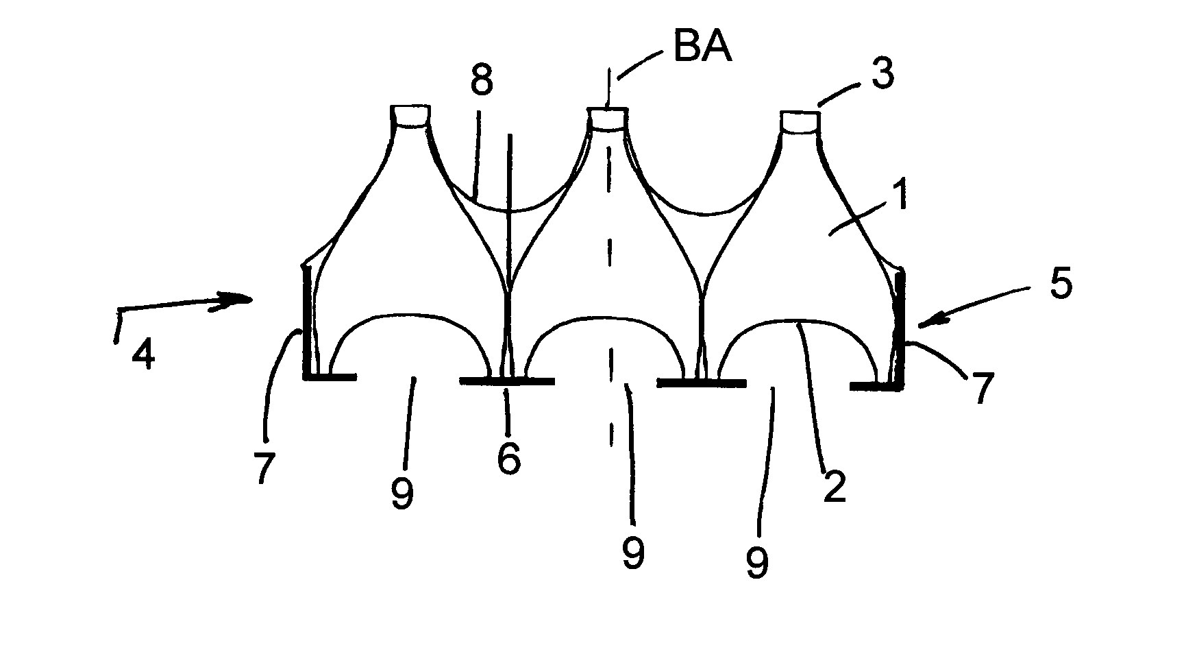 Beverage bottling plant for filling beverage bottles with a liquid beverage material with packing apparatus for packing filled bottles and a method of operation thereof