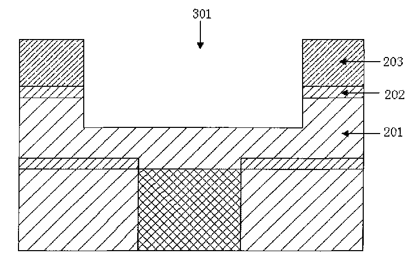Method for selectively depositing diffusion barrier for copper interconnection
