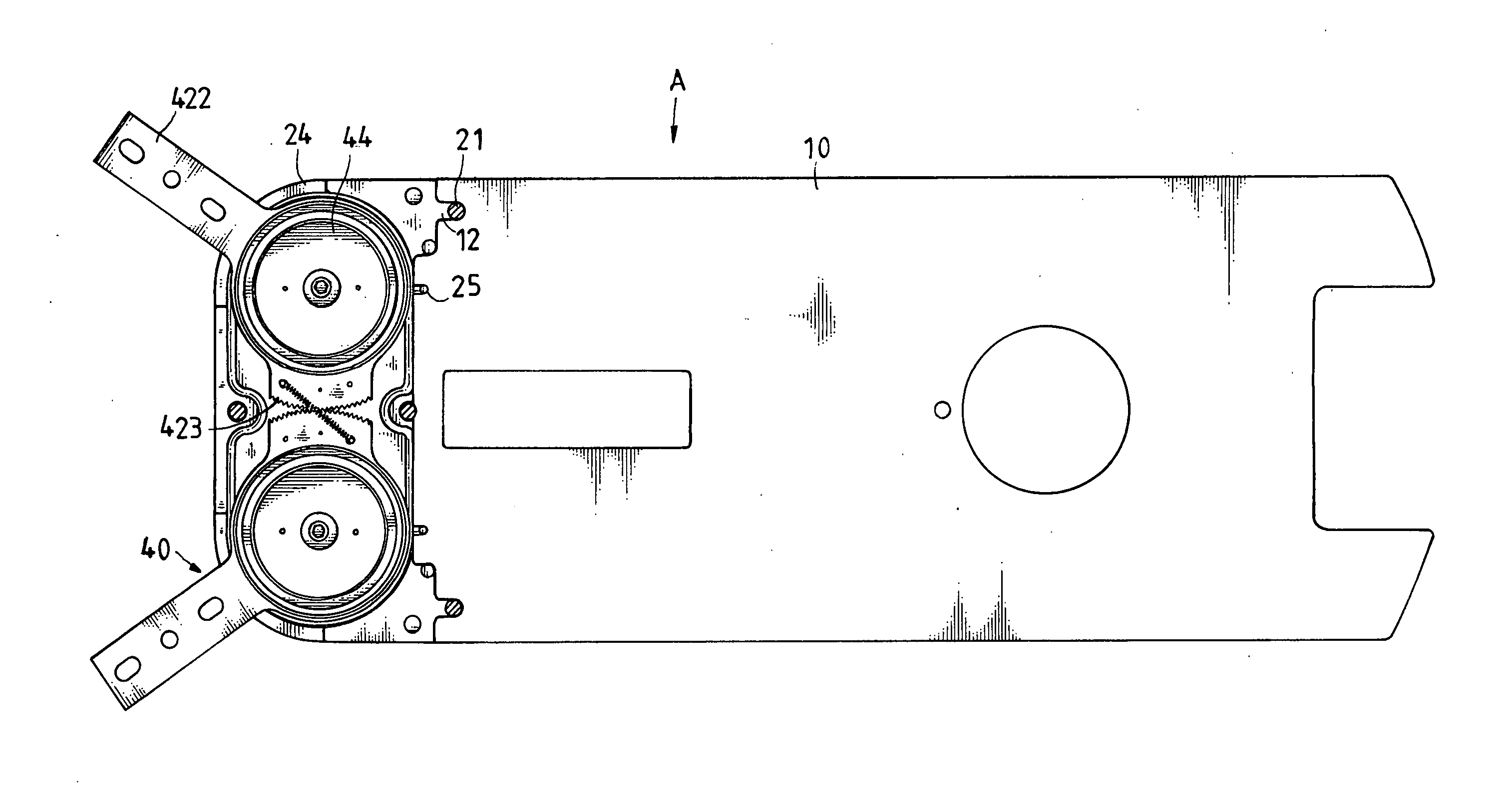 Blade assembly for transmission of semiconductor chip