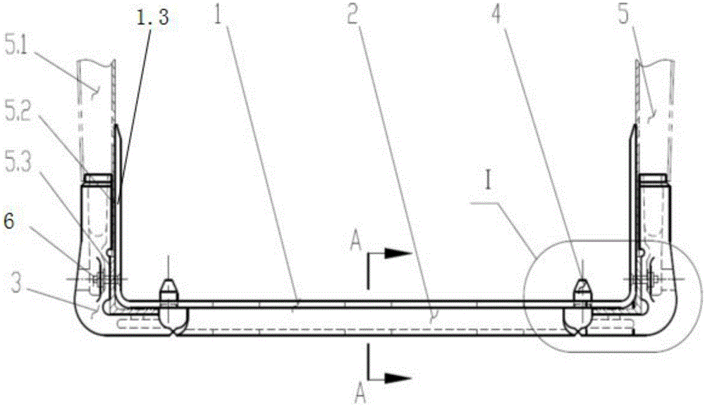 Transverse beam bearing structure of well-hole wagon and connecting structure with wagon side wall