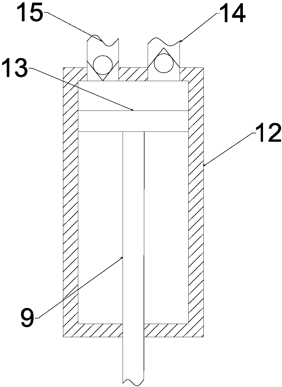 Movable pavement compacting device with cleaning function