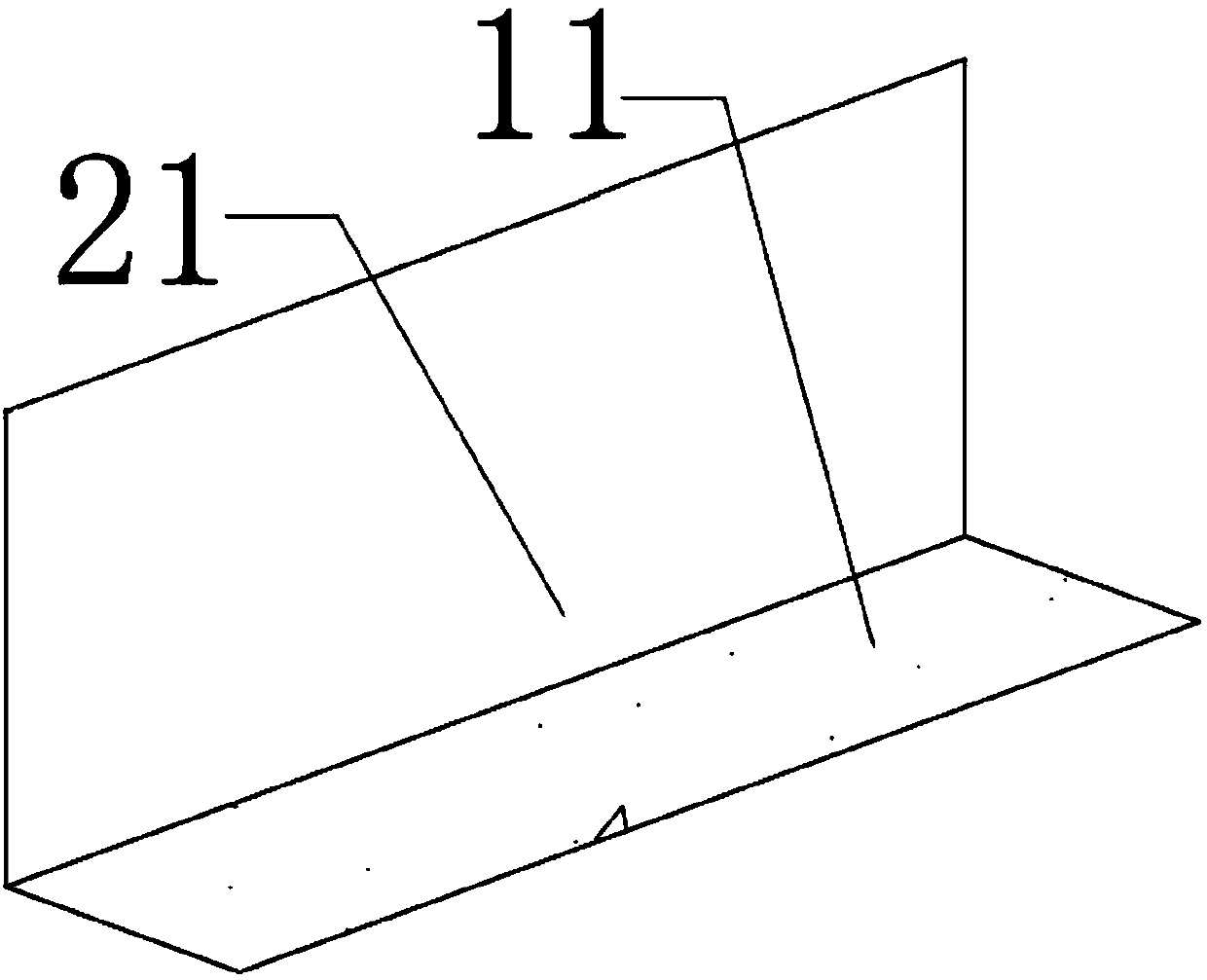 Louver and blade thereof