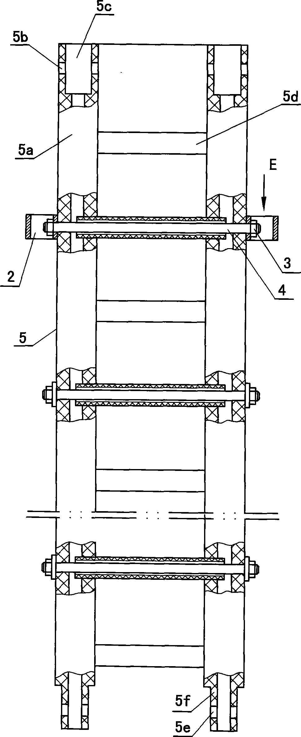 Insulating combined ladder and combined erecting method thereof