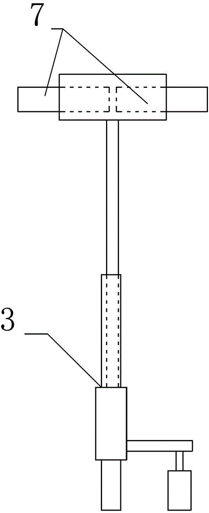 Container clamping conveying device of straight-line filling device