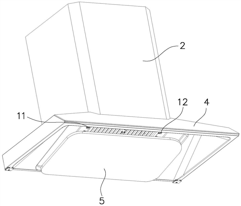 Range hood with movable smoke deflector and control method thereof