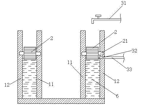 Separation and recovery apparatus for waste paper and plastic composite material, and method thereof