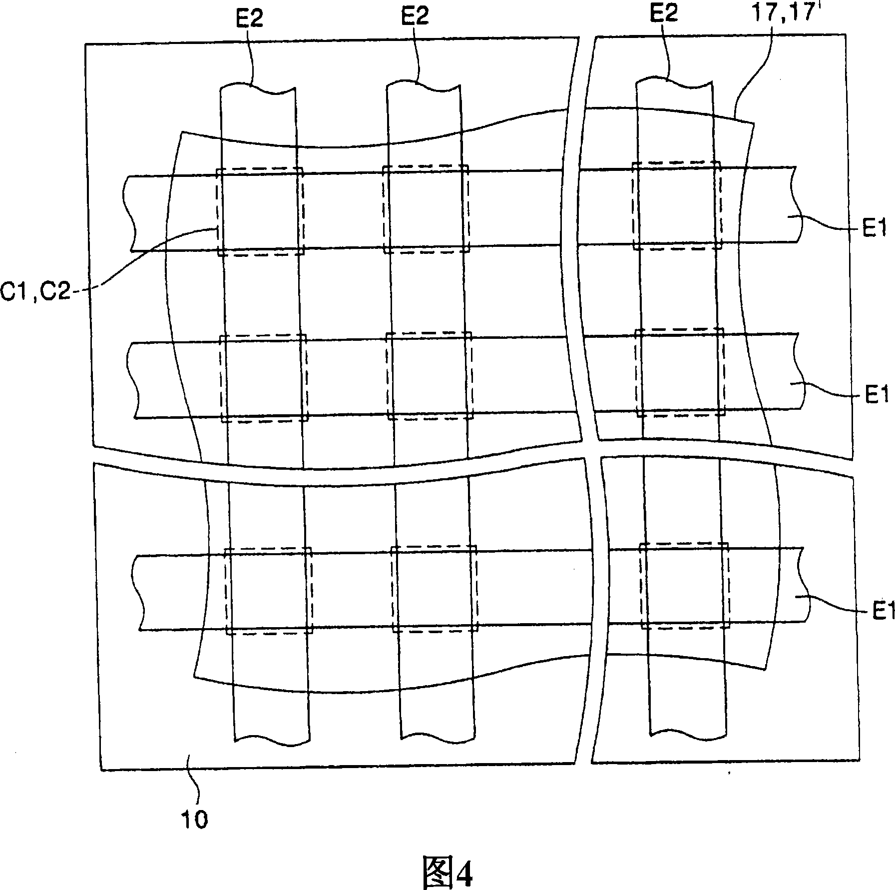 Organic memory devices including organic material and fullerene layers and related methods
