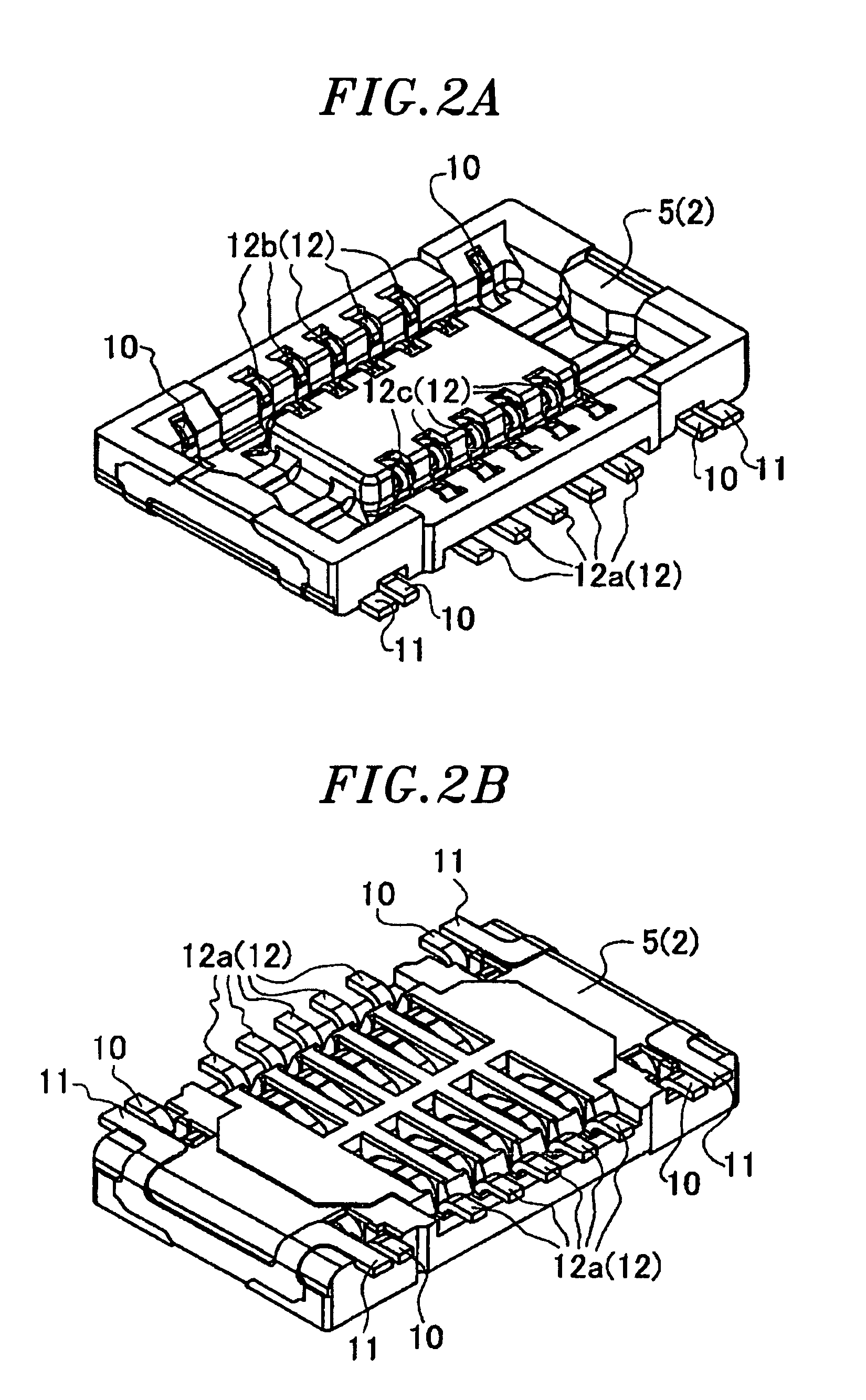Connector having a lock mechanism for keeping a socket and a header coupled, and method for manufacturing the connector