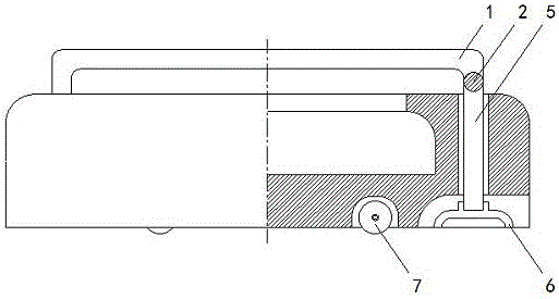 Overturning preventing and antirust movable type cleaning device for vessel deck