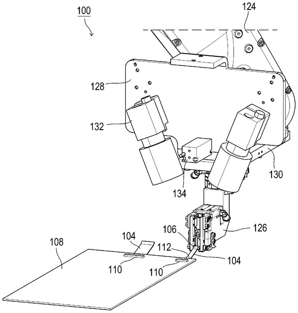 Electronic equipment assembling device and electronic equipment assembling method