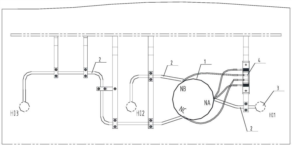 Three-phase reactor on-load switch clamping potential structure and reactor