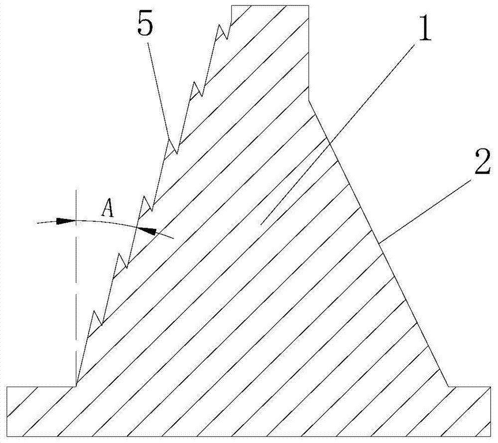 A retaining wall capable of increasing the self-rescue ability of those who fall into the water and its construction method