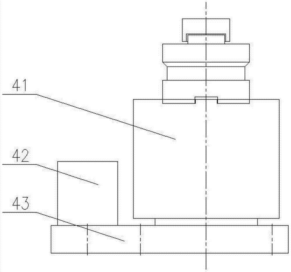 An online weighing bucket device for a ship unloader