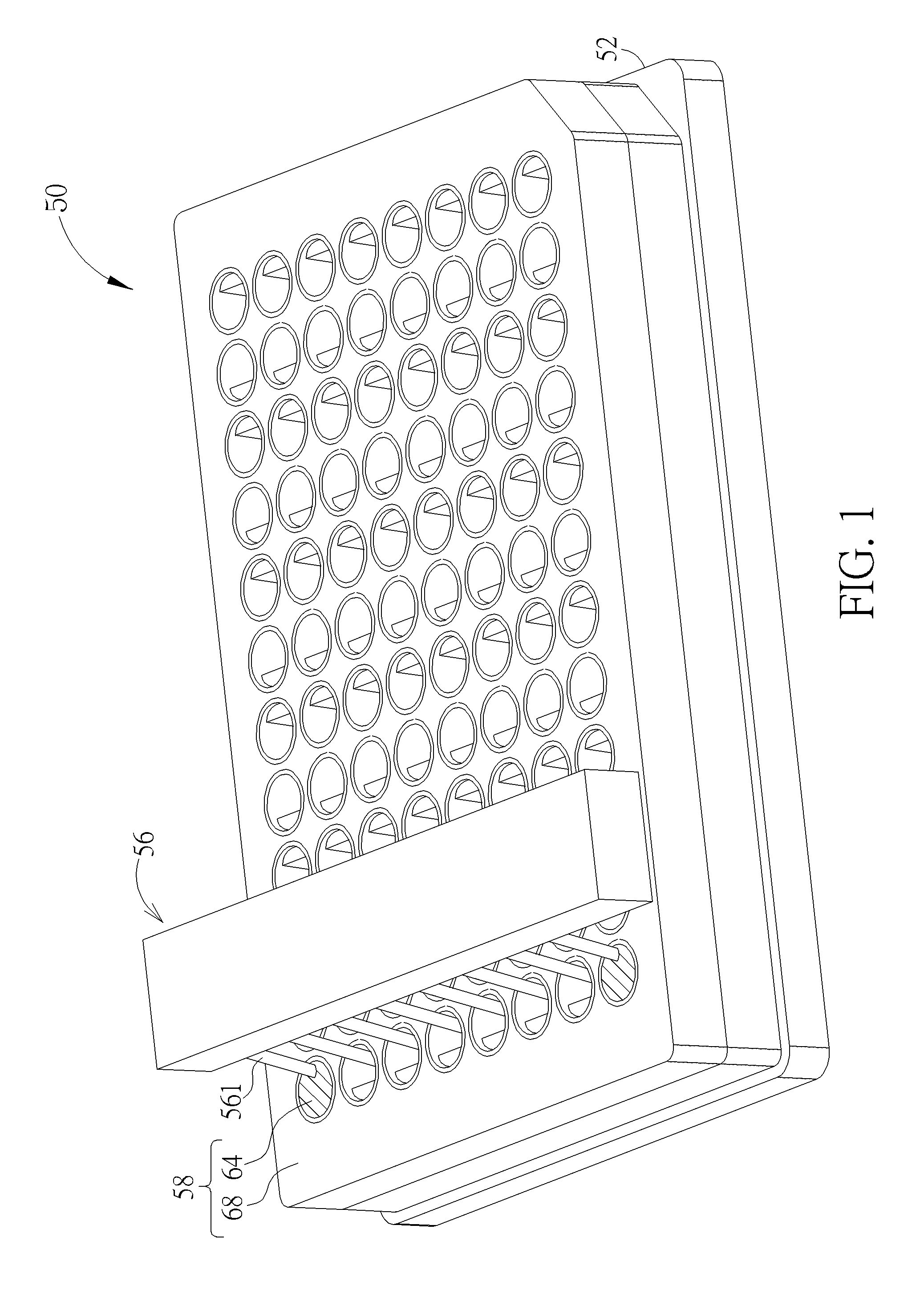 Guiding device for guiding a despenser to draw solution from at least one well on a microplate