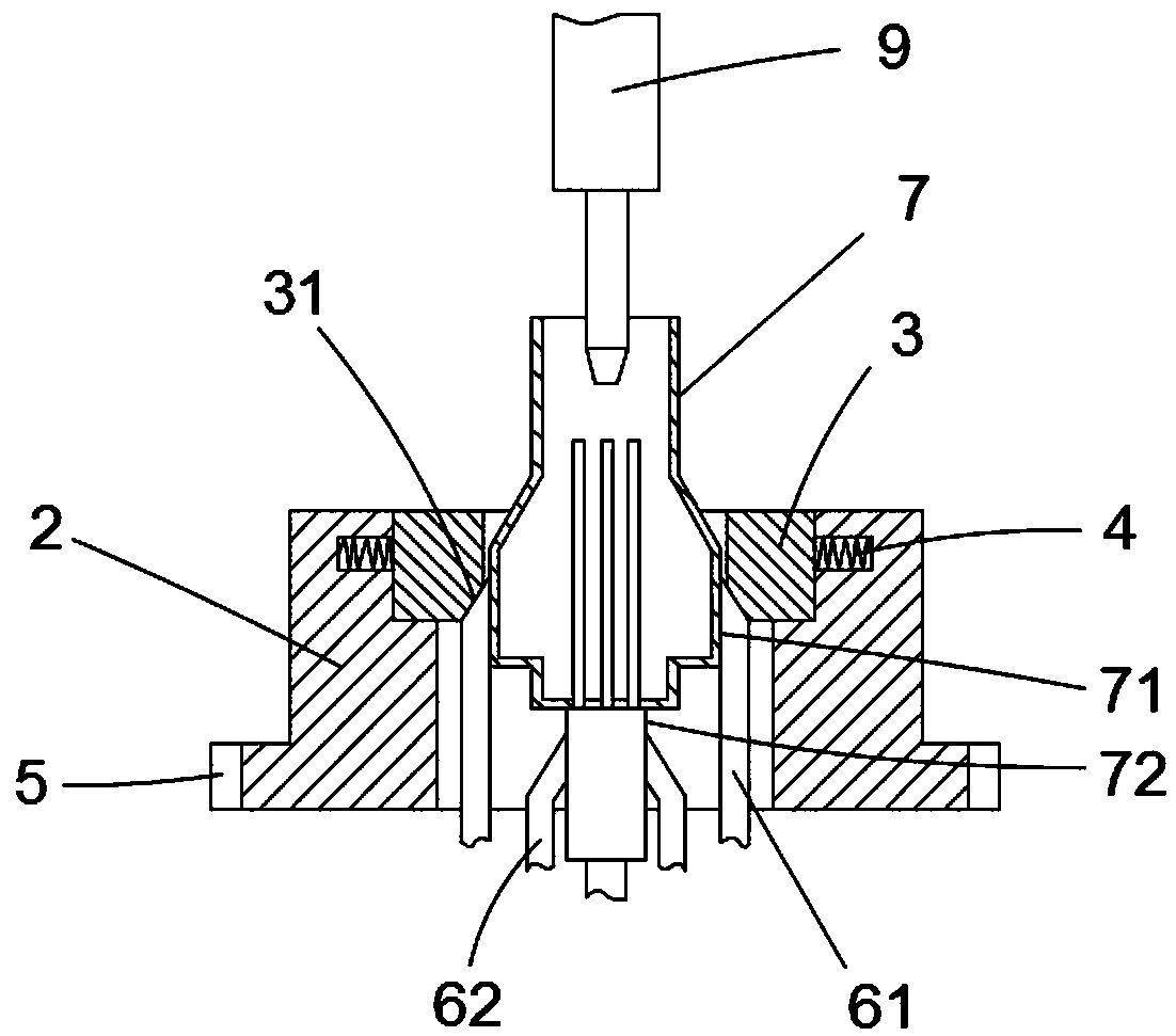 Centrifugal potting device for potting harness connector and working method of centrifugal potting device