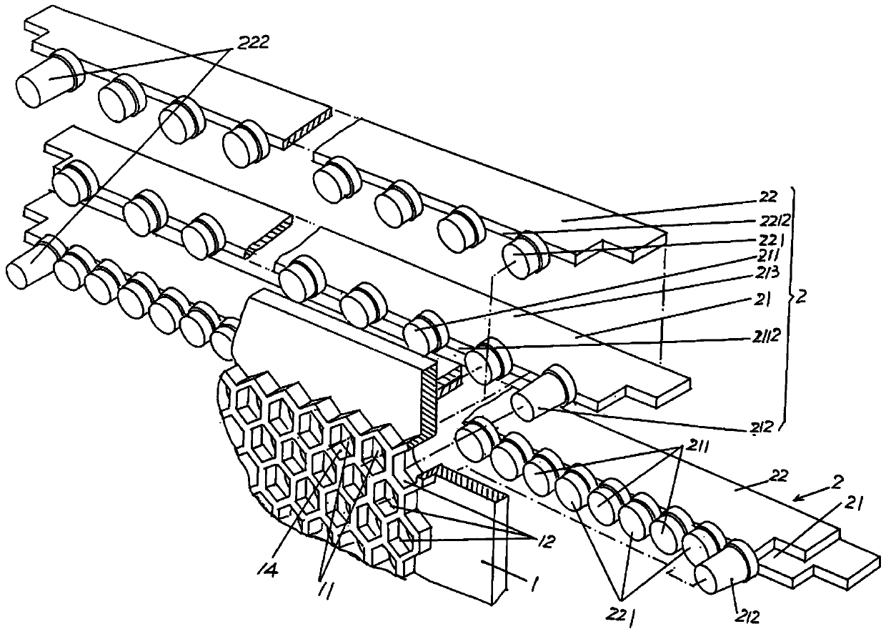 Egg fetching plug strip and comb matching structure