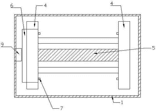 Rapid feeding device for clothes production