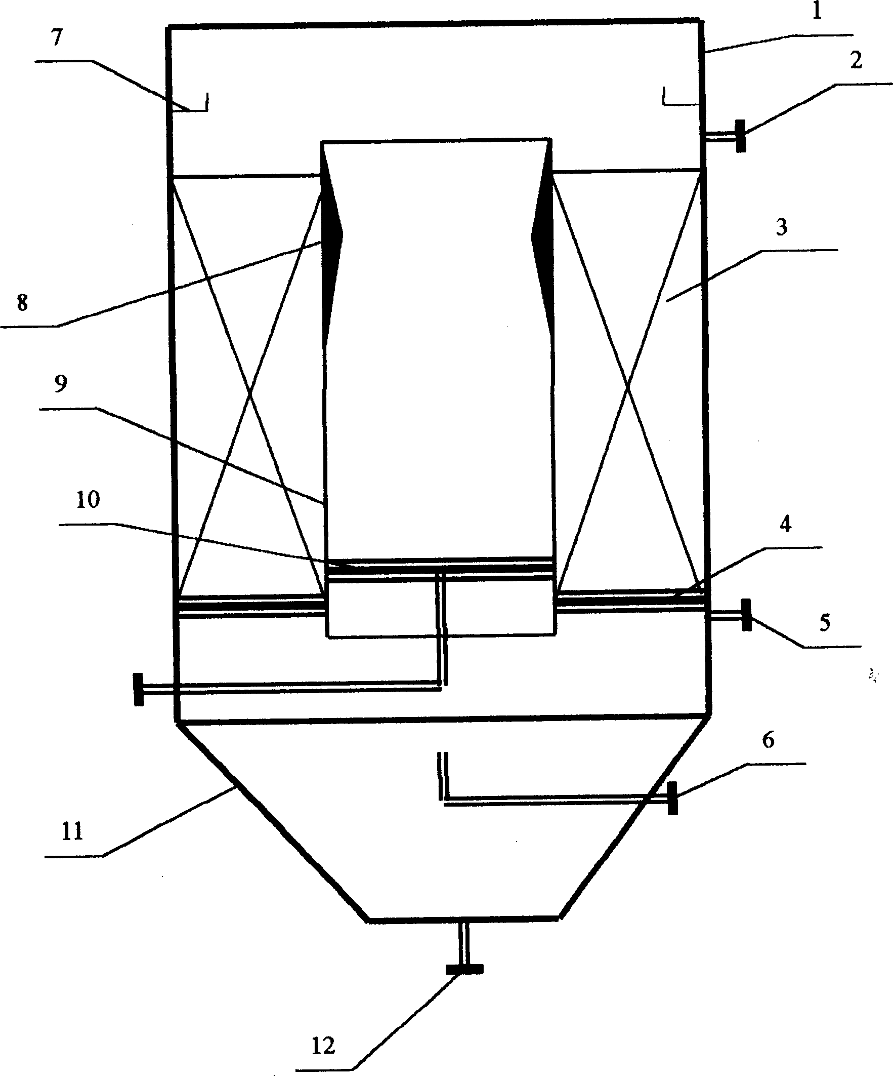 Improved internal electrolytic iron bed apparatus for treating water