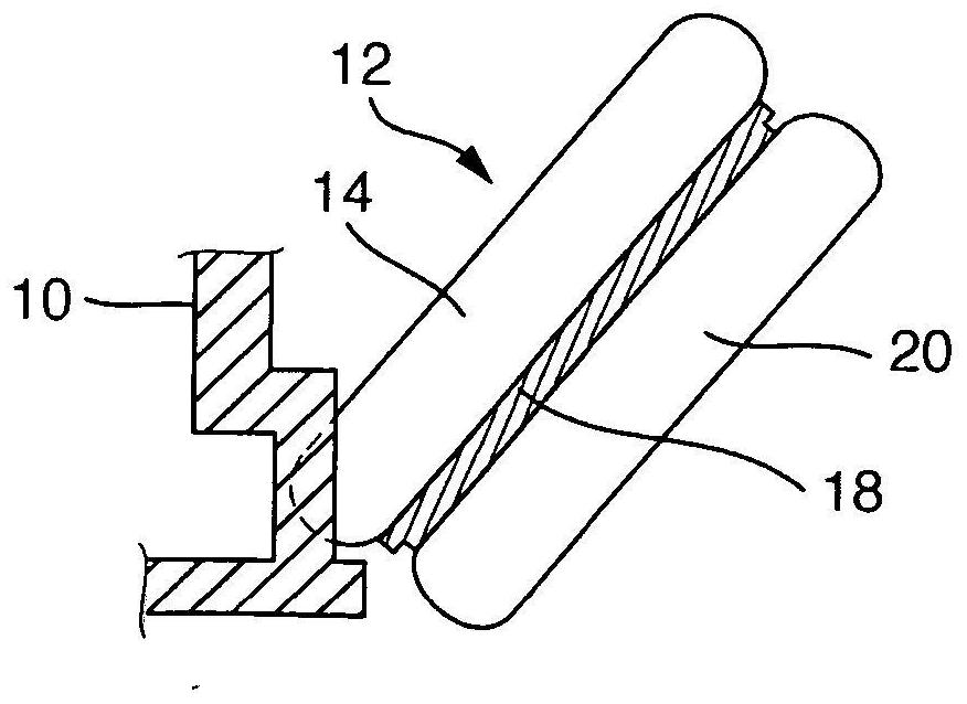 Device for sensing the movement of the wings of an automatic revolving door