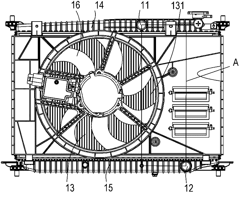 Automobile heat radiator with water chamber rectification baffle plate