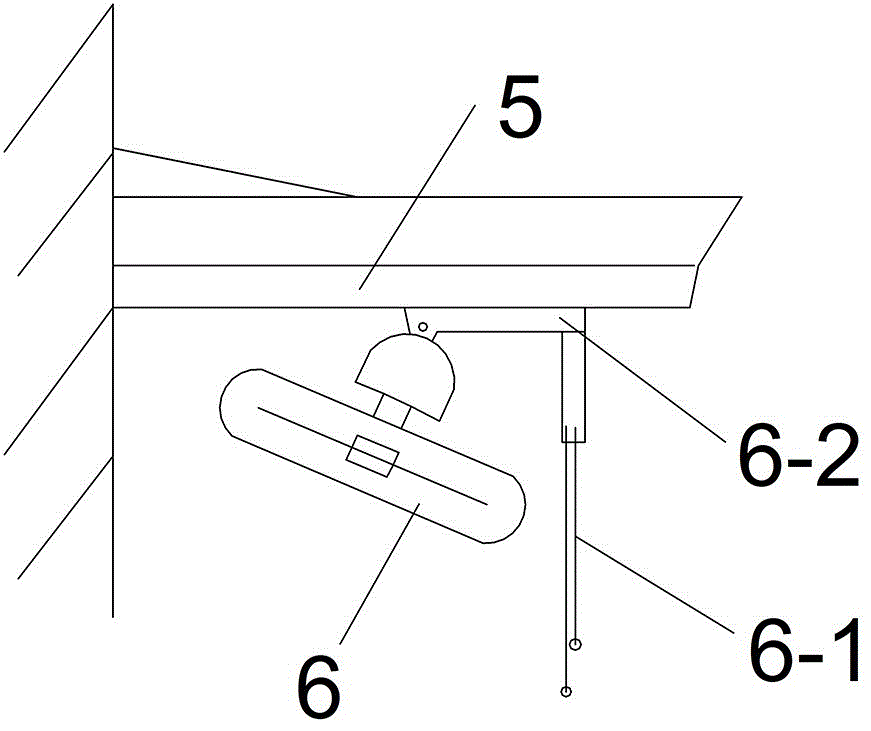 Water collecting type photovoltaic traffic illumination device