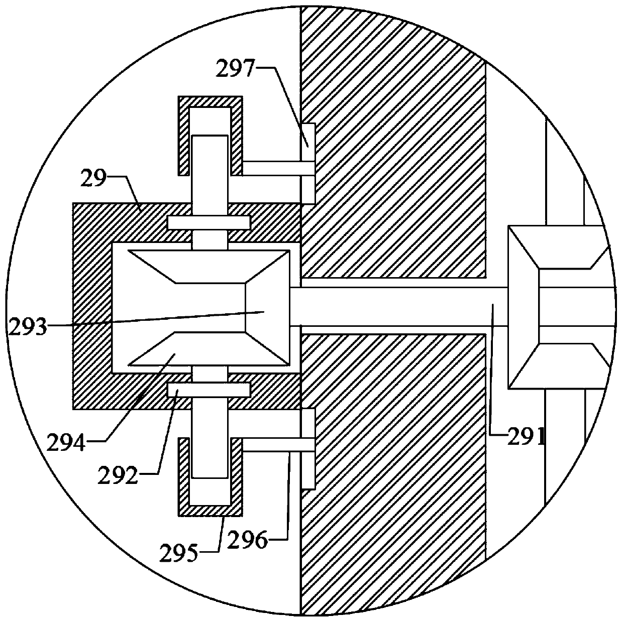 Cutting equipment capable of clamping pipes with different lengths