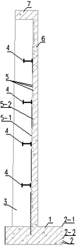 Coal retaining wall with steel-concrete combination structures for circular coal yards and method for constructing coal retaining wall