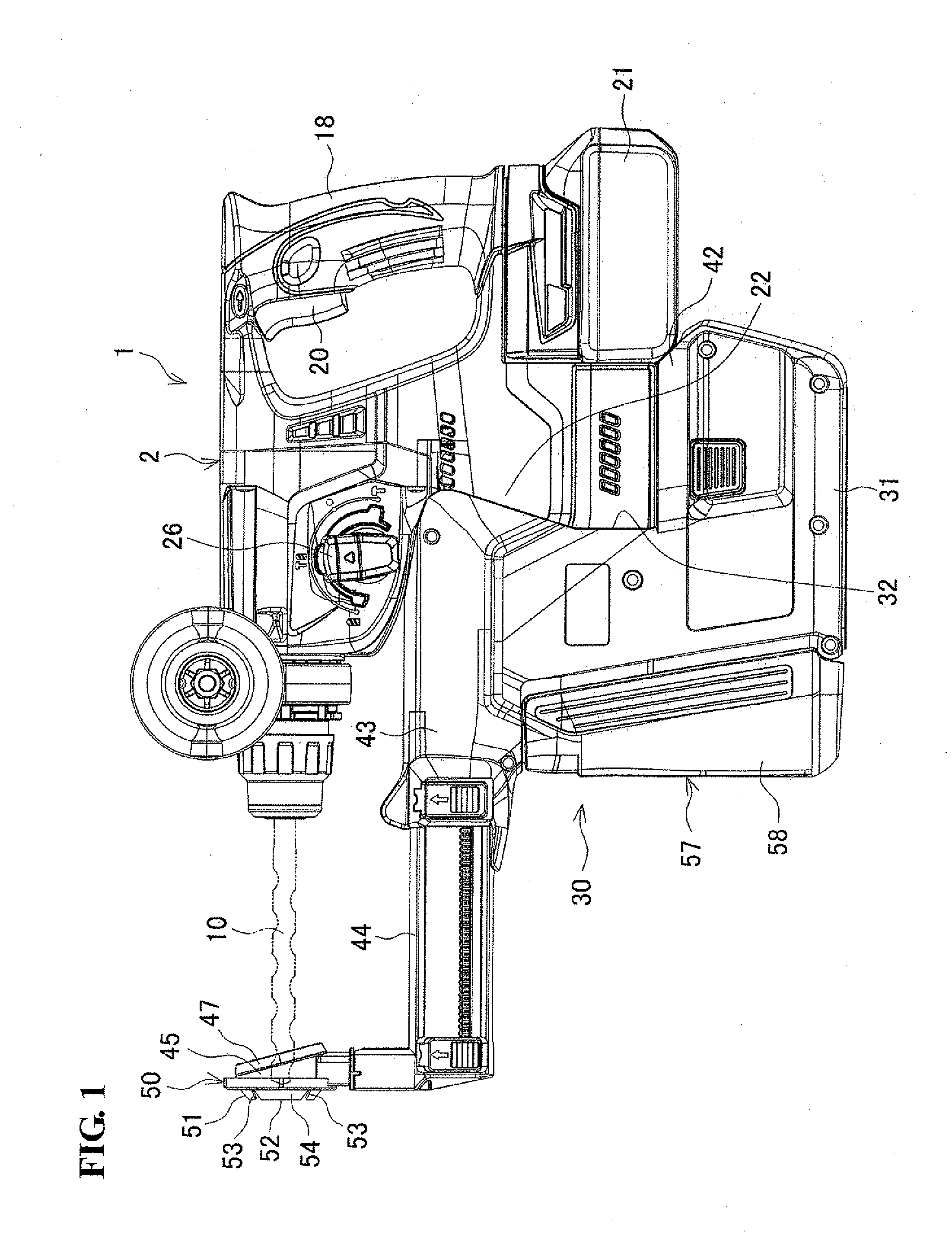 Power tool dust collecting device and power tool