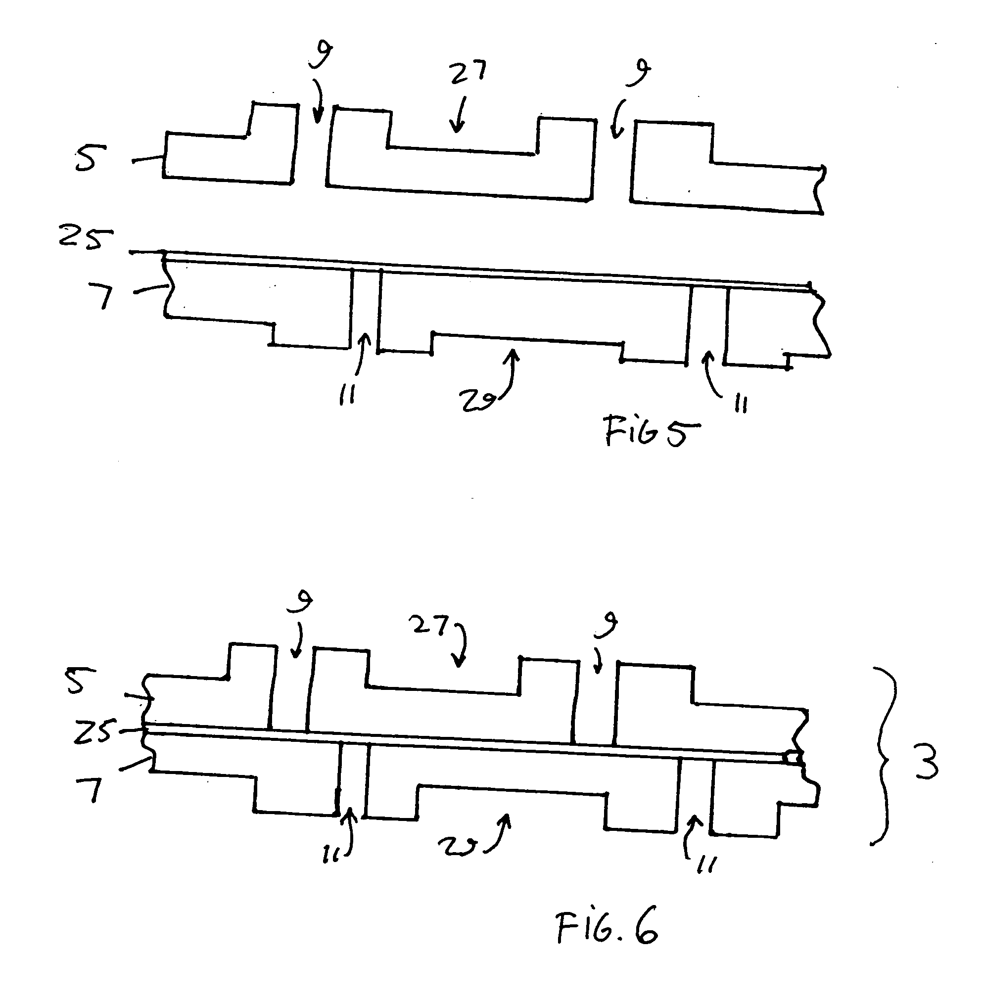 Offset interconnect for a solid oxide fuel cell and method of making same