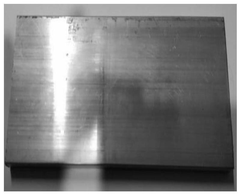 Self-brazing flux aluminum brazing filler metal plate and manufacturing method thereof