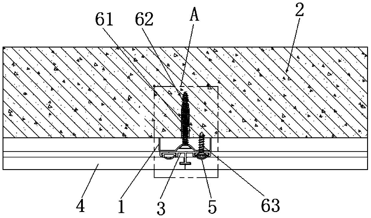 Fabricated wall panel mounting structure with stable support