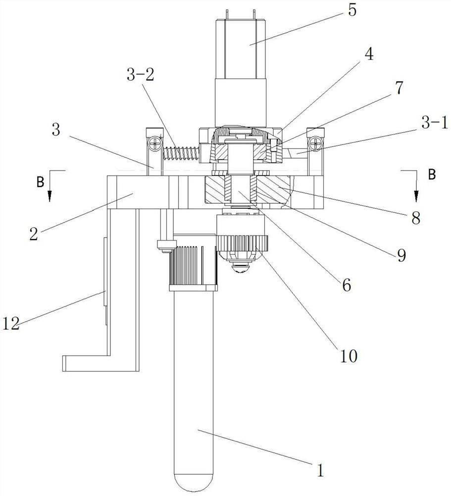Test tube rotating mechanism and test tube rotating code-scanning device