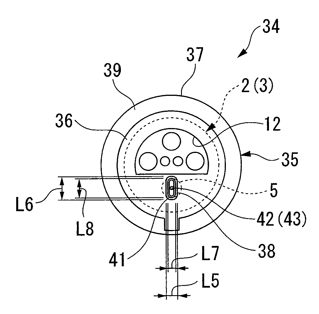 Endoscopic attachment, endoscopic treatment instrument, and endoscope system