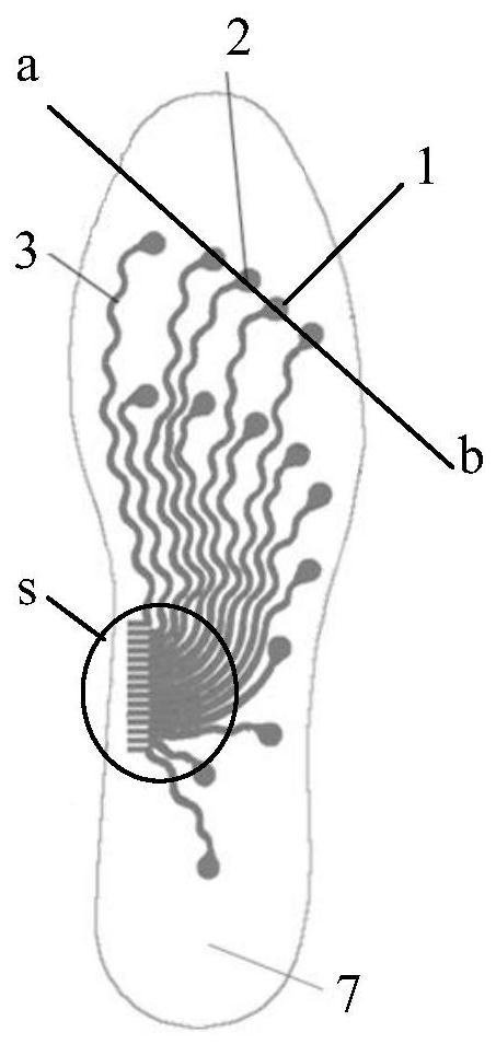 Flexible plantar pressure detection device and shoes
