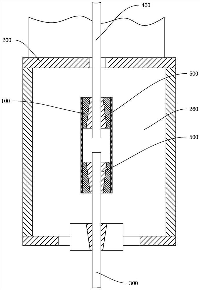 Steel strand releasing auxiliary tool and prestressed steel strand releasing method
