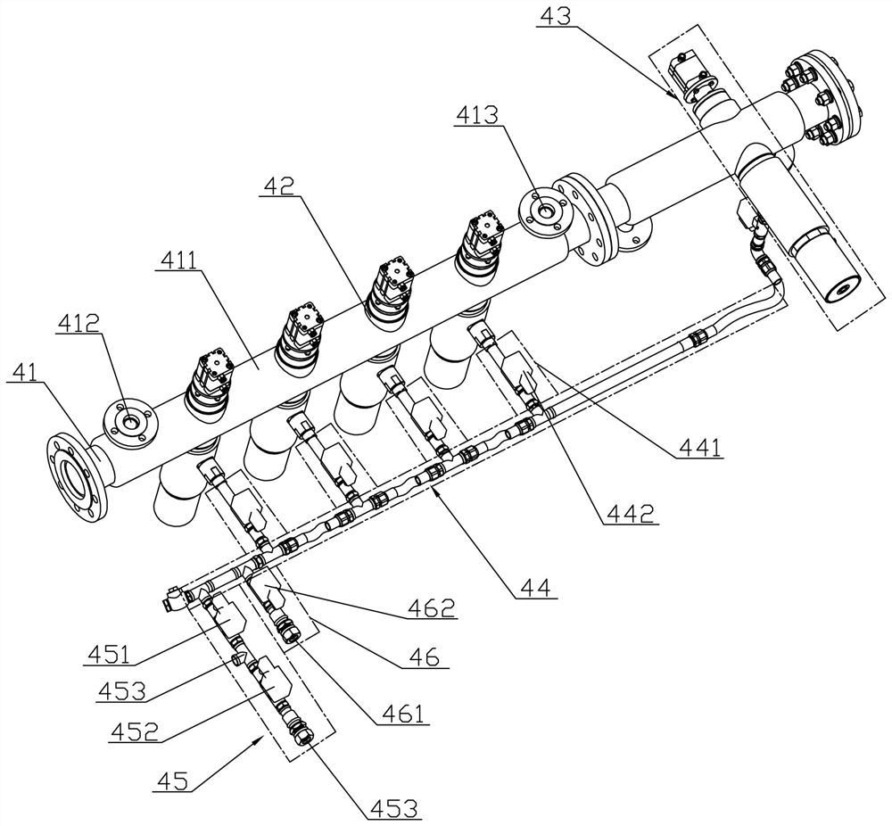 Asphalt multi-pipe foaming system and process