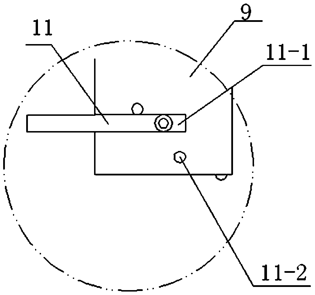 Clutch type accelerator pedal device and anti-misoperation accelerator-brake linkage safety device