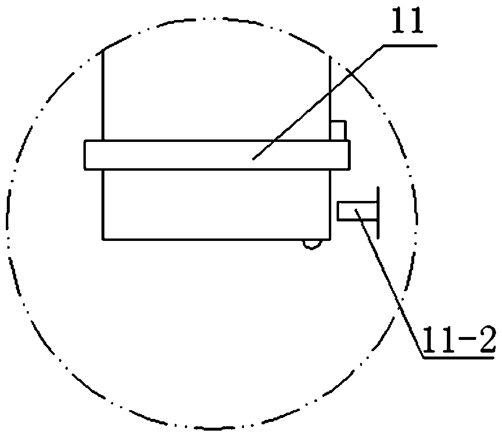 Clutch type accelerator pedal device and anti-misoperation accelerator-brake linkage safety device