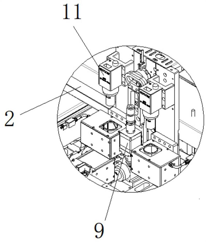 Tray reversing machine with automatic tray feeding and discharging functions