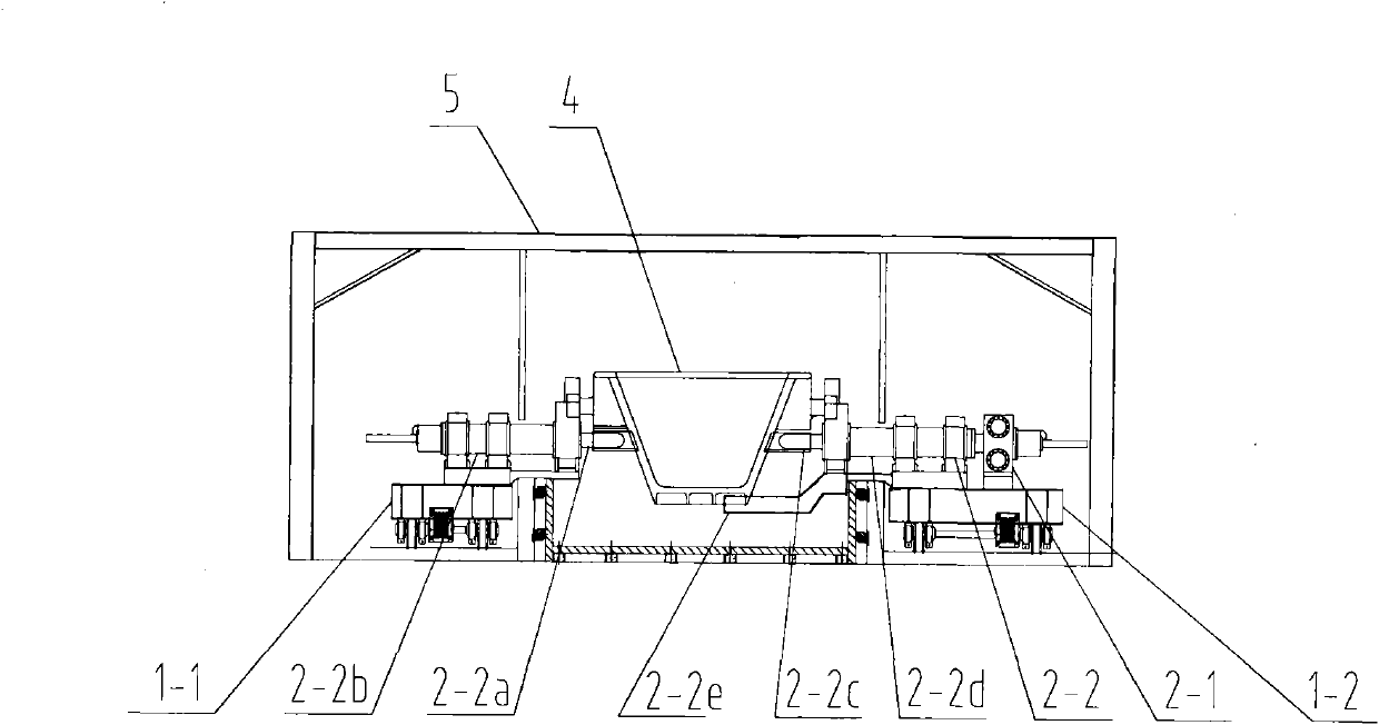 Track type slag pot overturning trolley device and method thereof