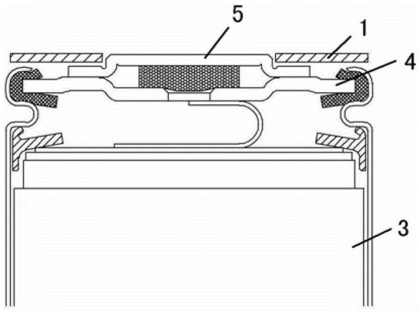 Battery equipped with large-pore-diameter insulating ring