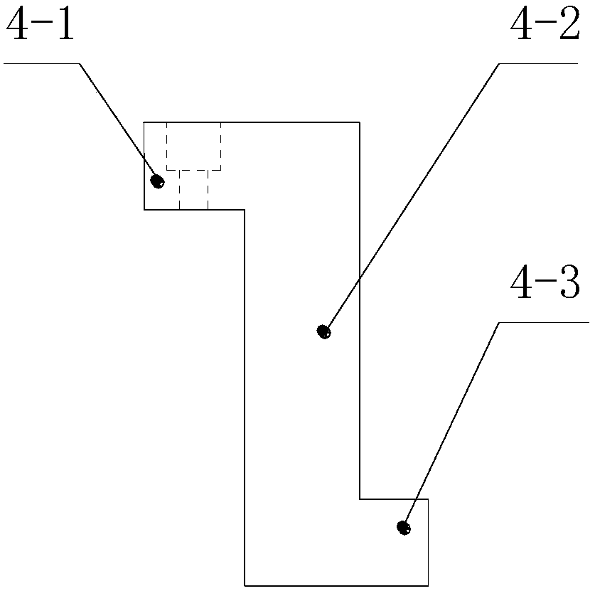 Limiting structure for limiting displacement of mould floating template