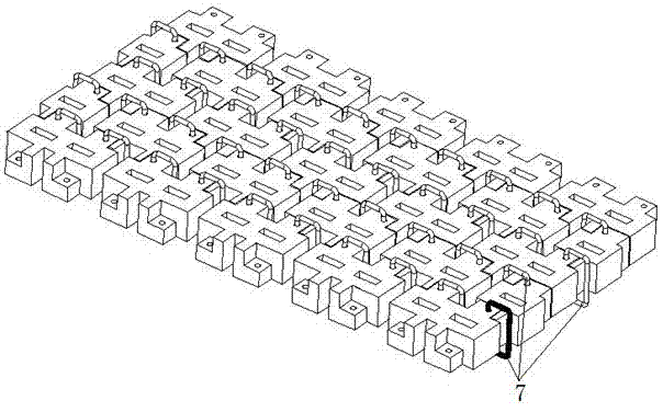 Omnidirectional interlocking slope protection building block and lapping interlocking method thereof